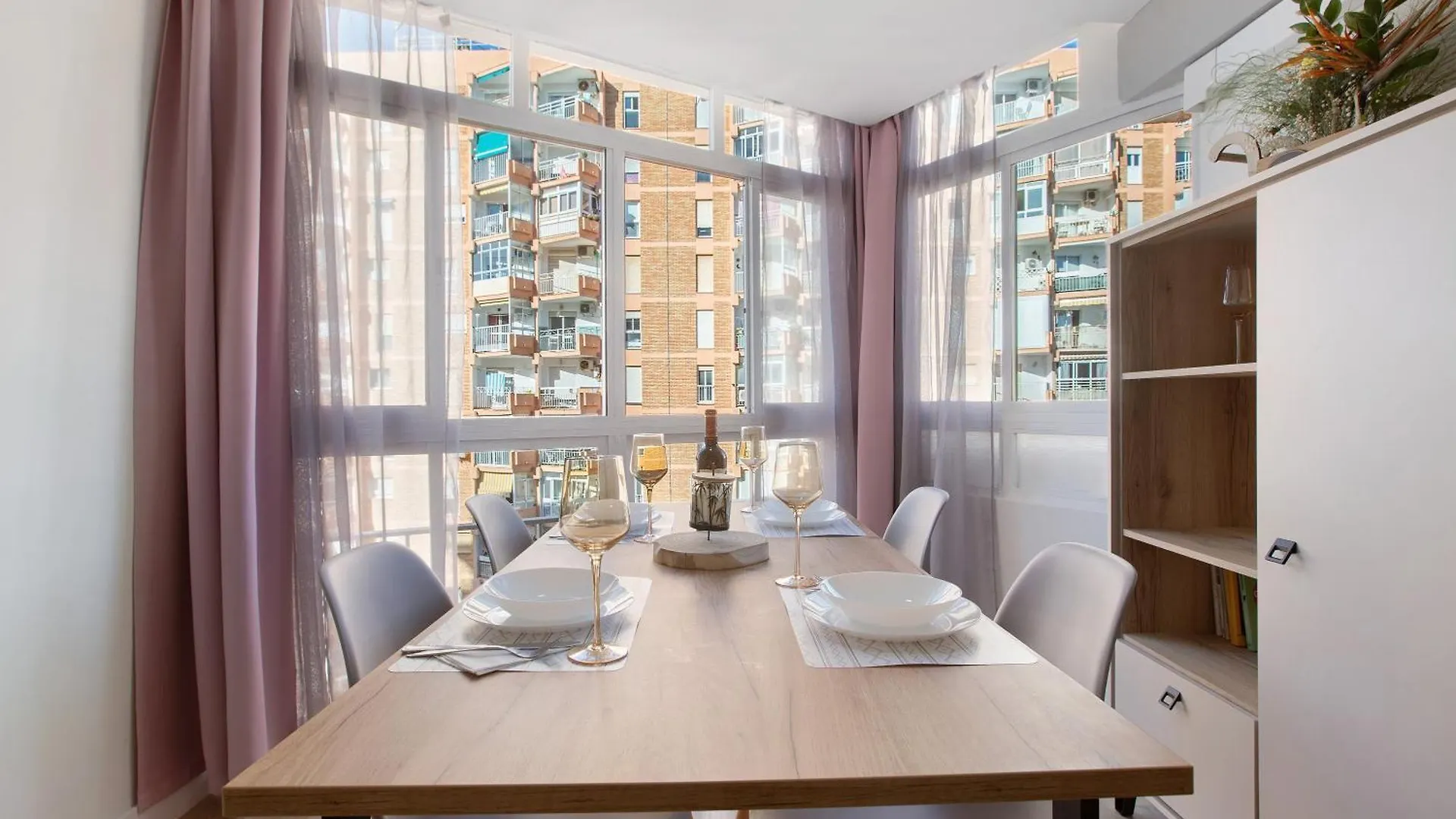 בנאלמדנה Apartamento Aquario ספרד