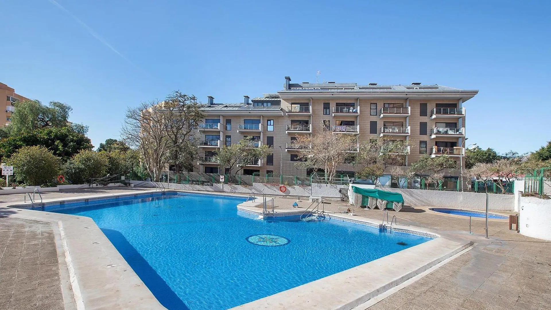 בנאלמדנה Apartamento Aquario ספרד